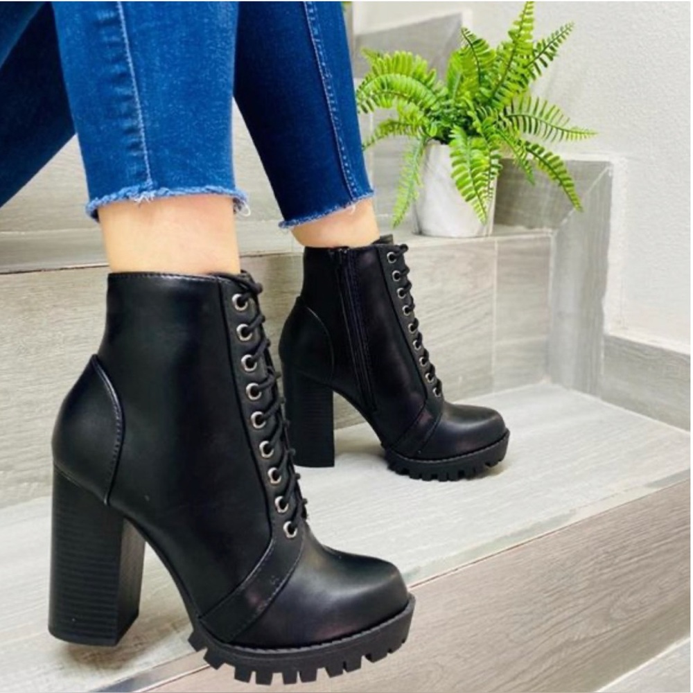 Stylish Black Lace-Up Heeled Boots